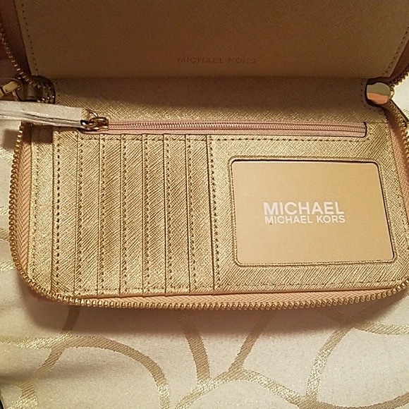 Michael Kors platinum gold wristlet/wallet - Picture 5 of 7